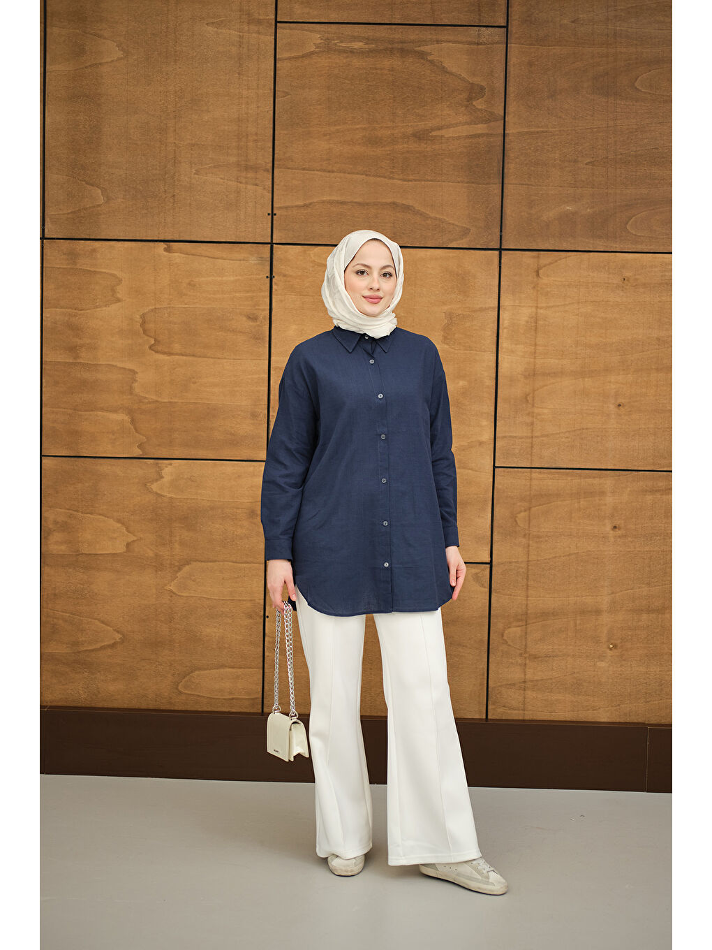 Kadın Şeffaf Düğme Detaylı Basic Gömlek Lacivert-1