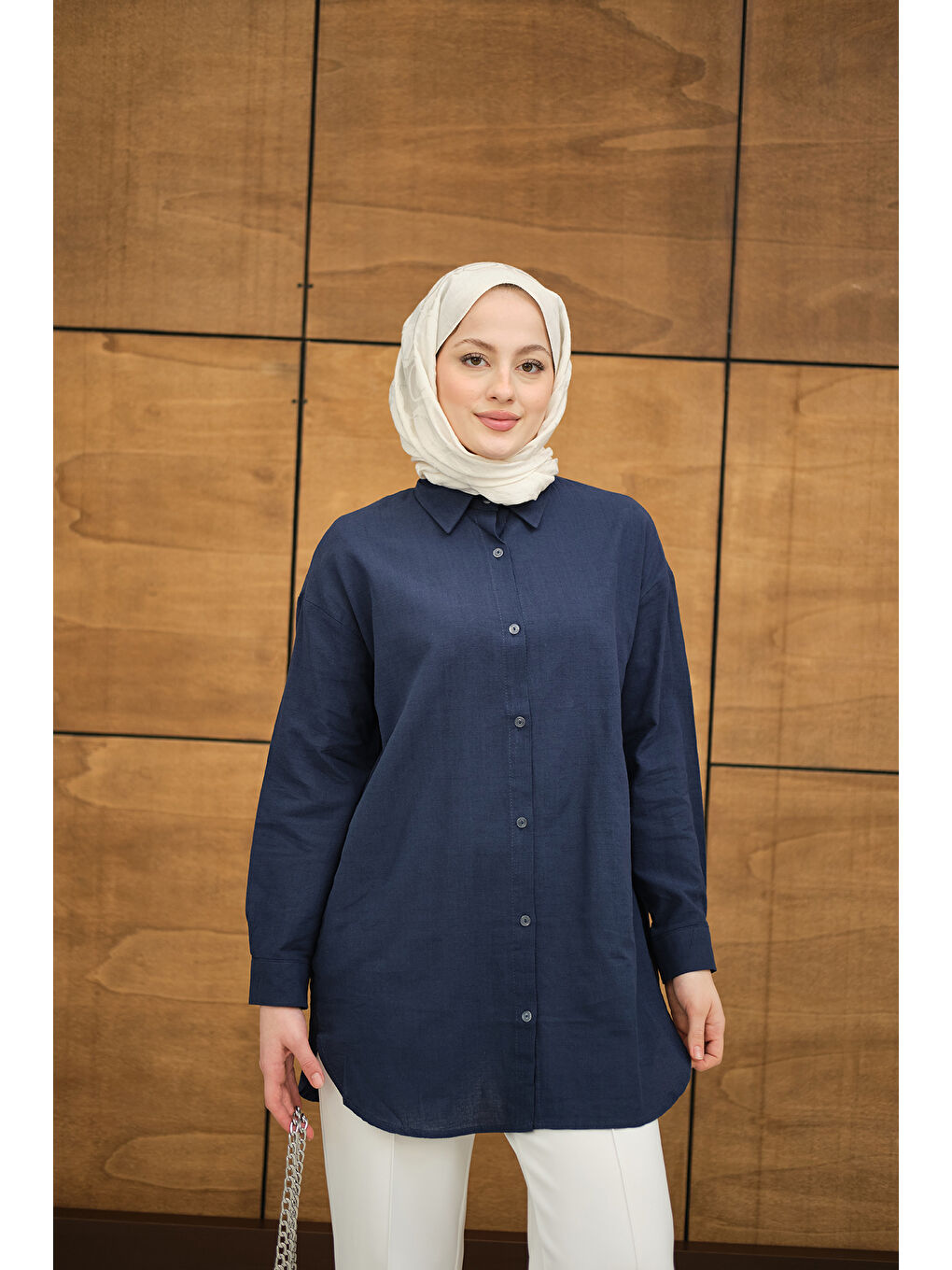 Kadın Şeffaf Düğme Detaylı Basic Gömlek Lacivert-4