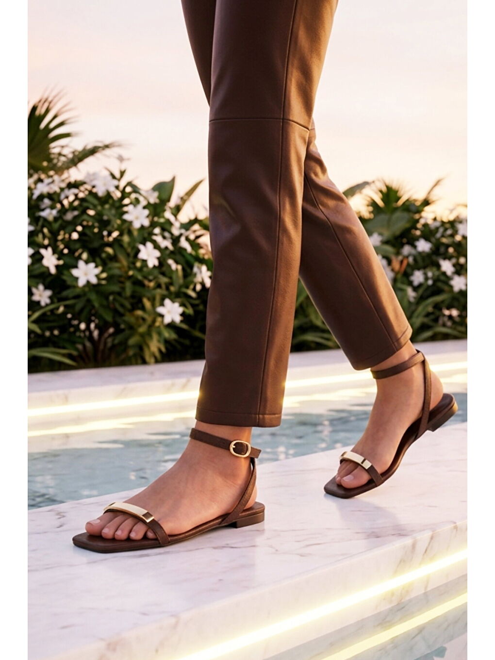 Kahverengi Kahve Hafif İnce Tabanlı Kadın Sandalet 513106 Z-2