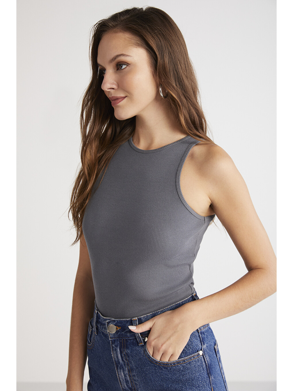 Mıra Kadın Fitilli Görünümlü Pamuklu Regular Fit Halter Yaka Sıfır Kollu Gri Atlet-3