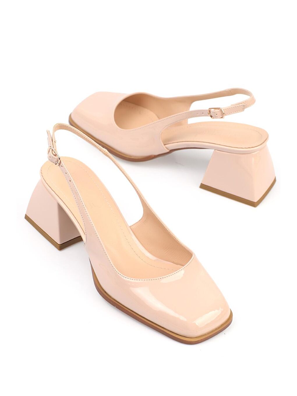Ekru Küt Burunlu Kalın Topuklu Arkası Açık Kadın Ayakkabı