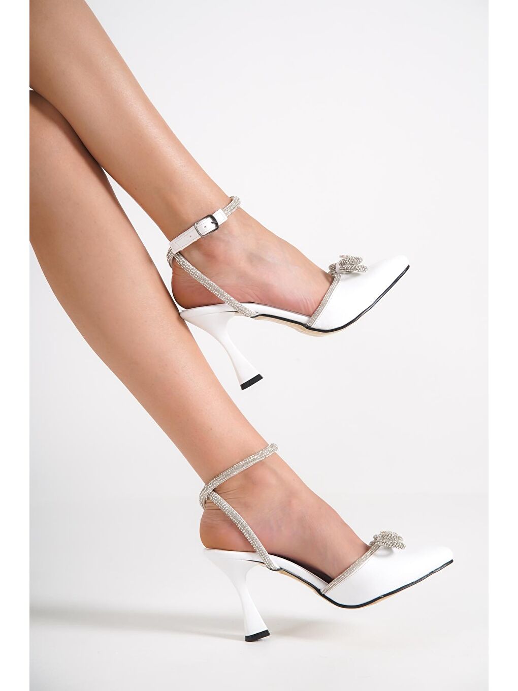 Beyaz D610   Kadın Klasik Topuklu Ayakkabı-1