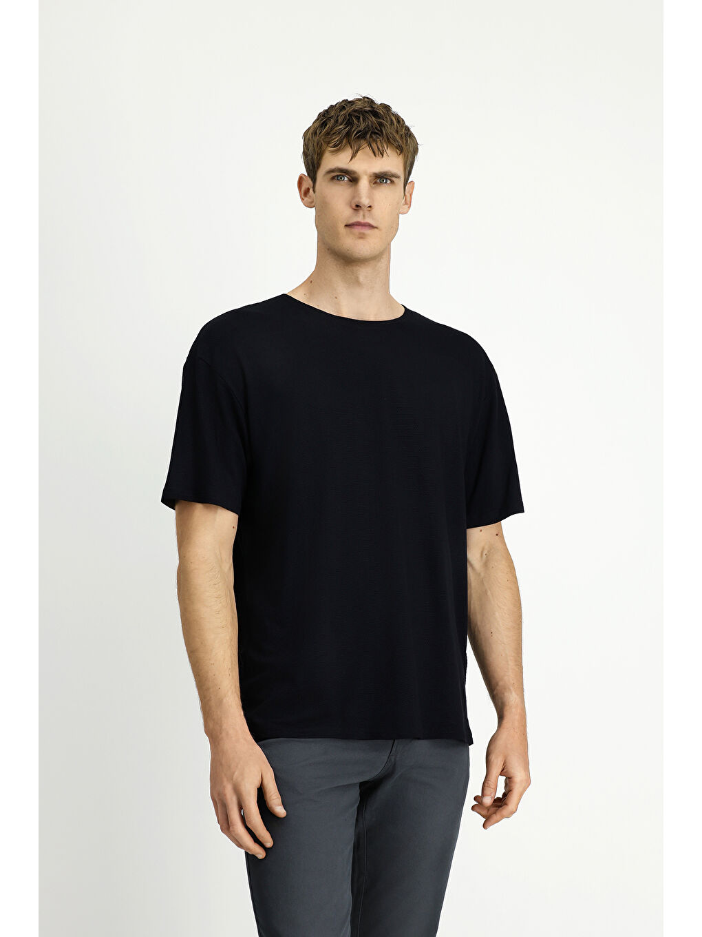 Siyah Bisiklet Yaka Oversize Desenli Modal Karışımlı Tişört