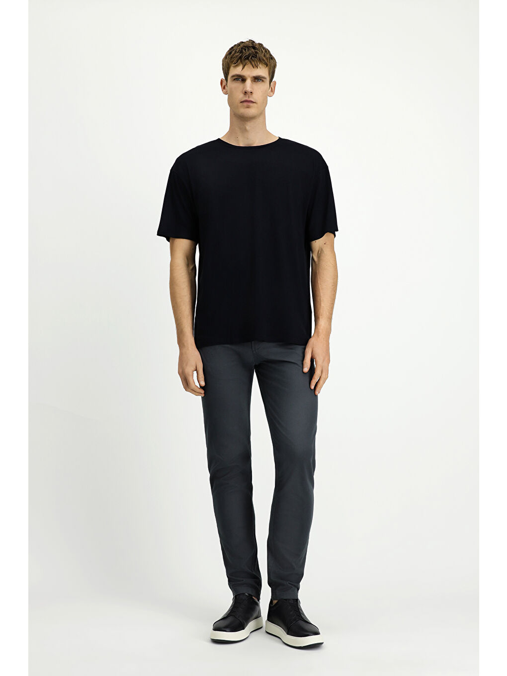 Siyah Bisiklet Yaka Oversize Desenli Modal Karışımlı Tişört-1