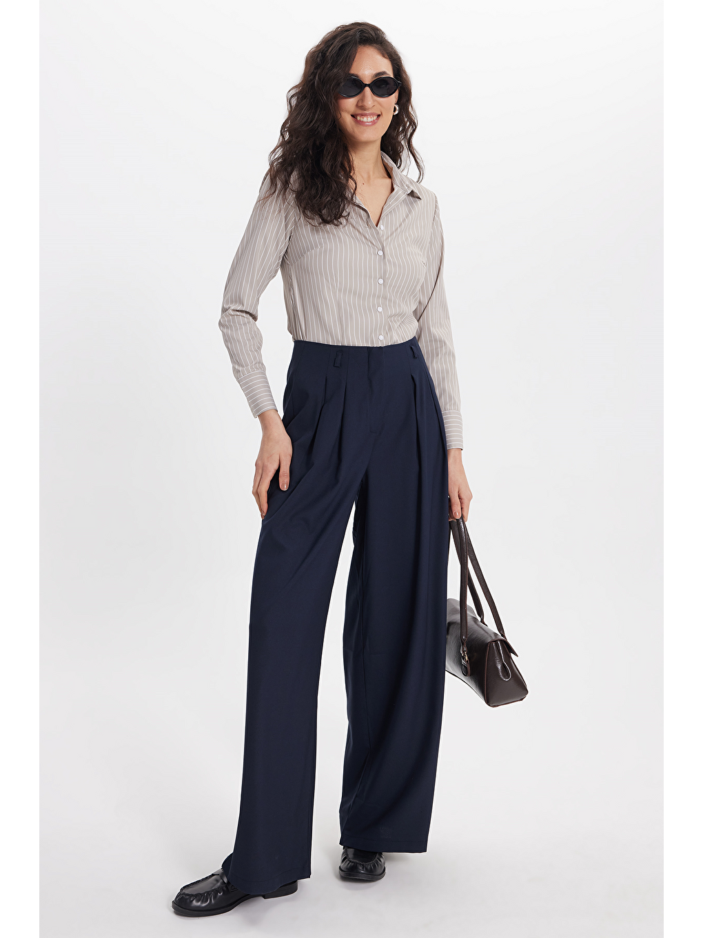 Kadın Slim Fit Dar Kesim Uzun Kollu Çizgili Bej Gömlek-1