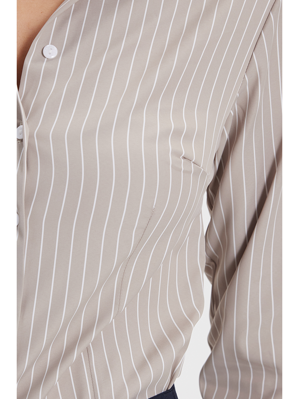 Kadın Slim Fit Dar Kesim Uzun Kollu Çizgili Bej Gömlek-4