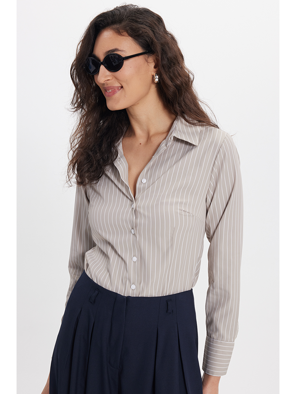 Kadın Slim Fit Dar Kesim Uzun Kollu Çizgili Bej Gömlek-6