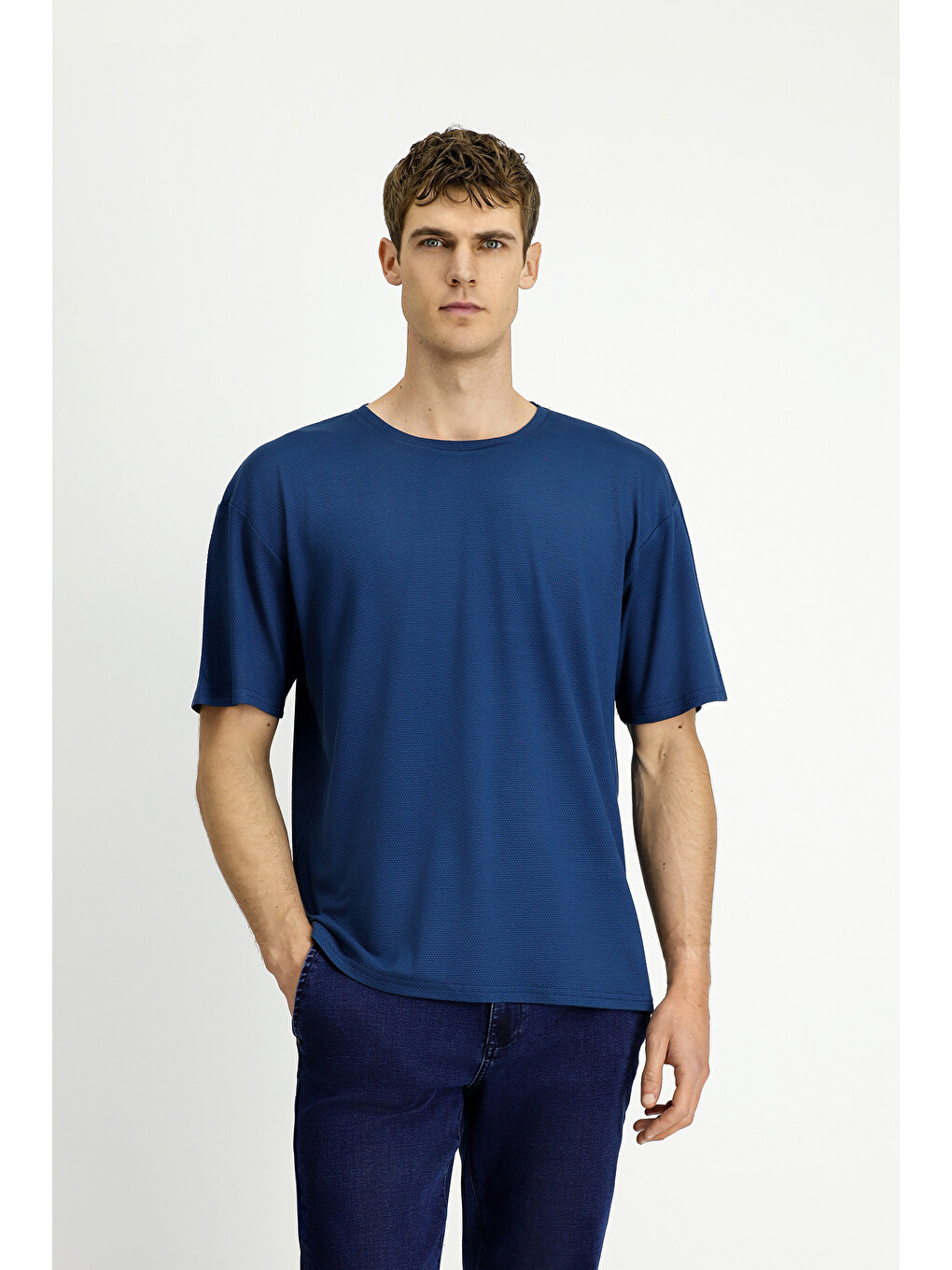 İndigo Bisiklet Yaka Oversize Desenli Modal Karışımlı Tişört-2