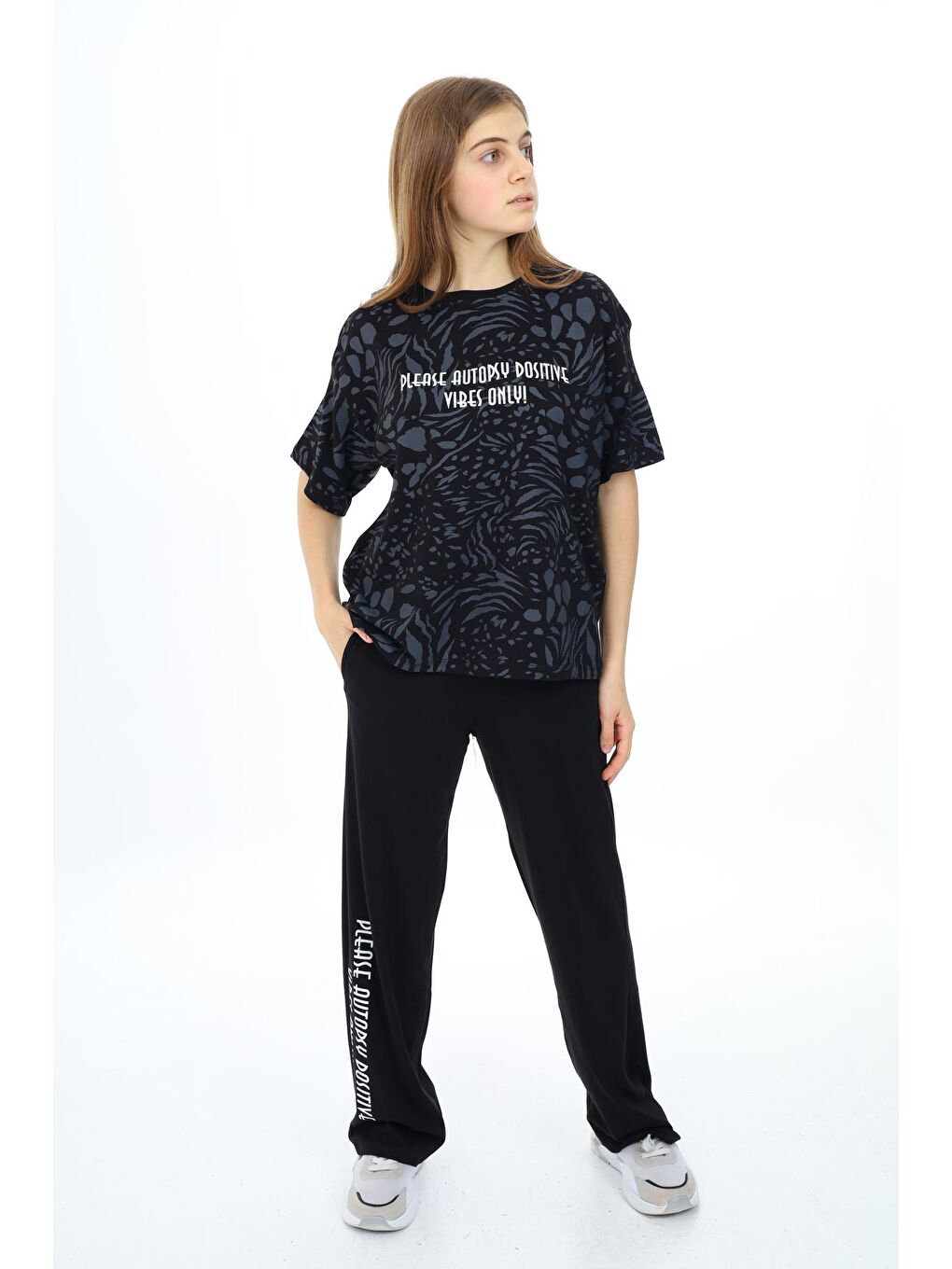 Siyah Kız Çocuk Desenli Takım 9-14 Yaş Px010