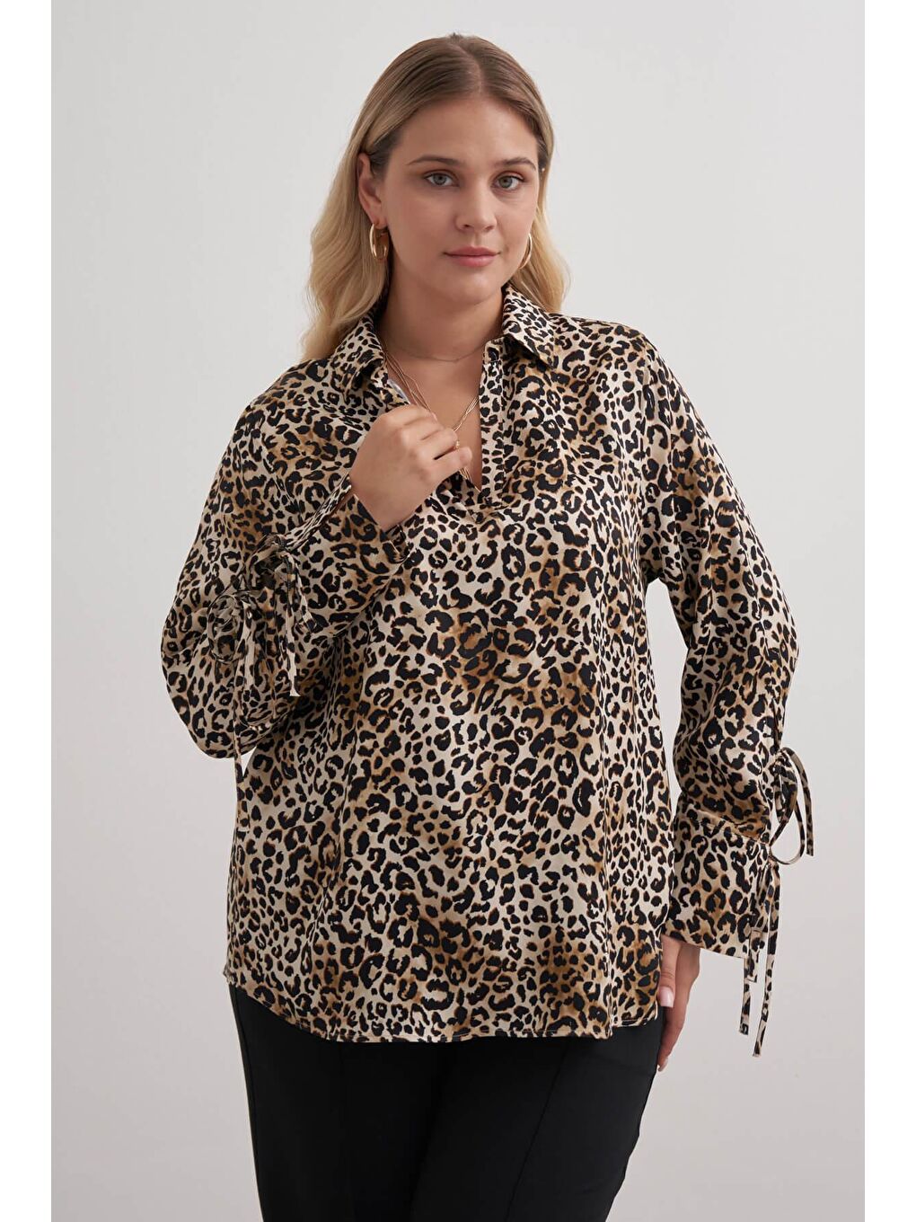 Kahverengi Bağlama Detaylı Leopar Bluz-3