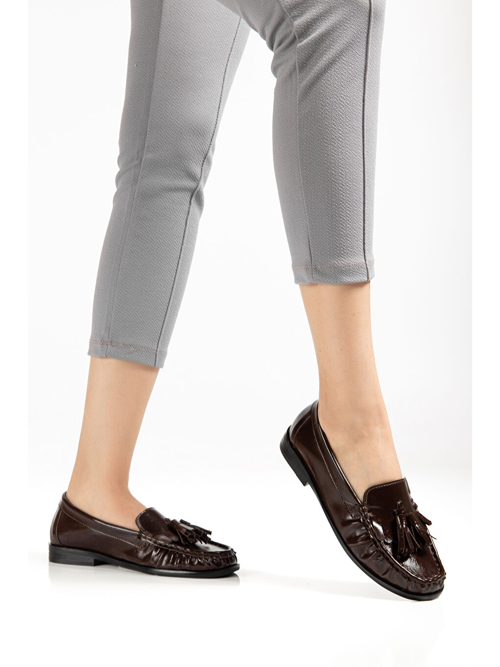 Kahverengi Kadın Kahve Kadın Püskül Detaylı Rahat Kalıp Loafer Ayakkabı-1