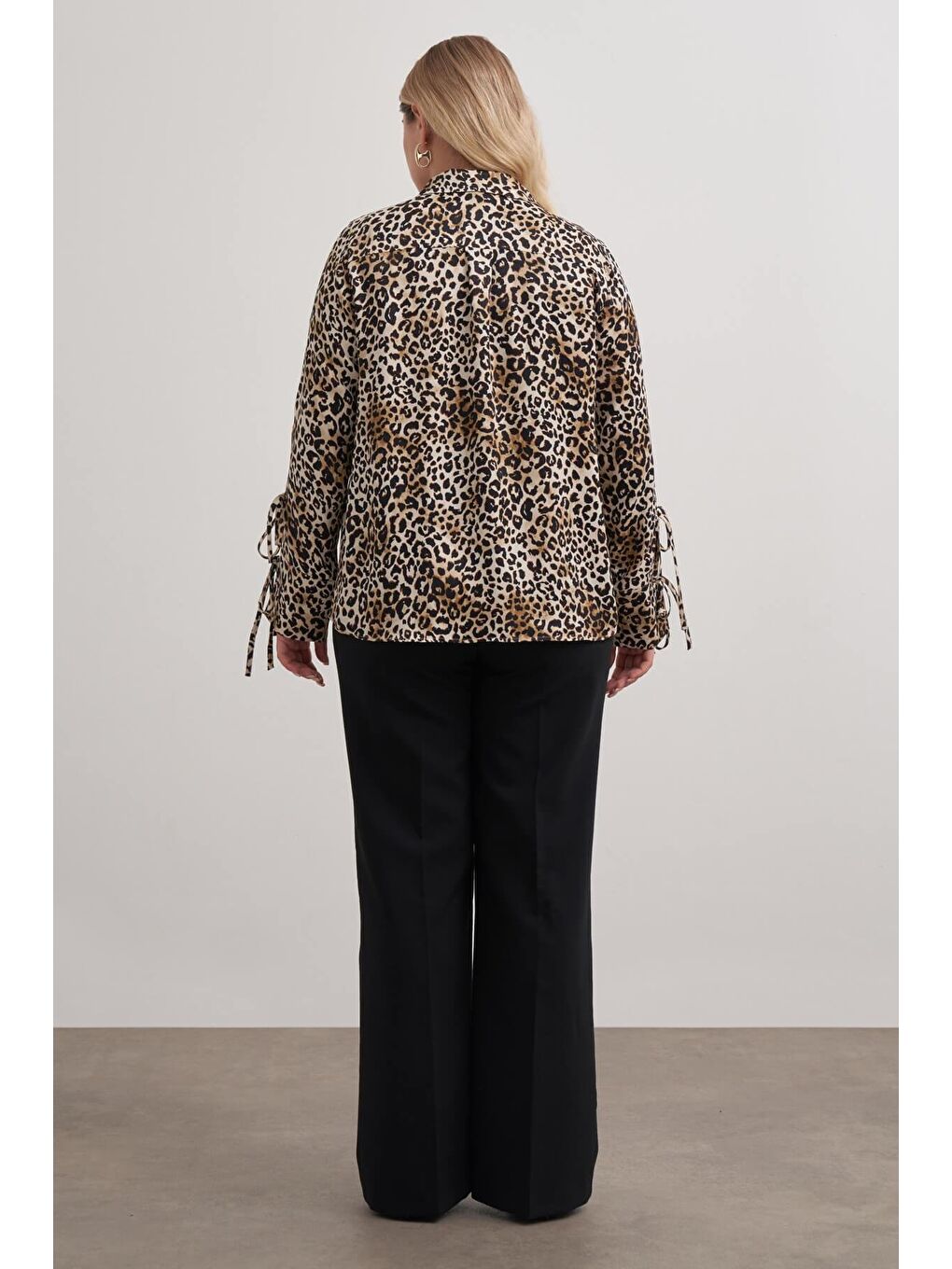 Kahverengi Bağlama Detaylı Leopar Bluz-5