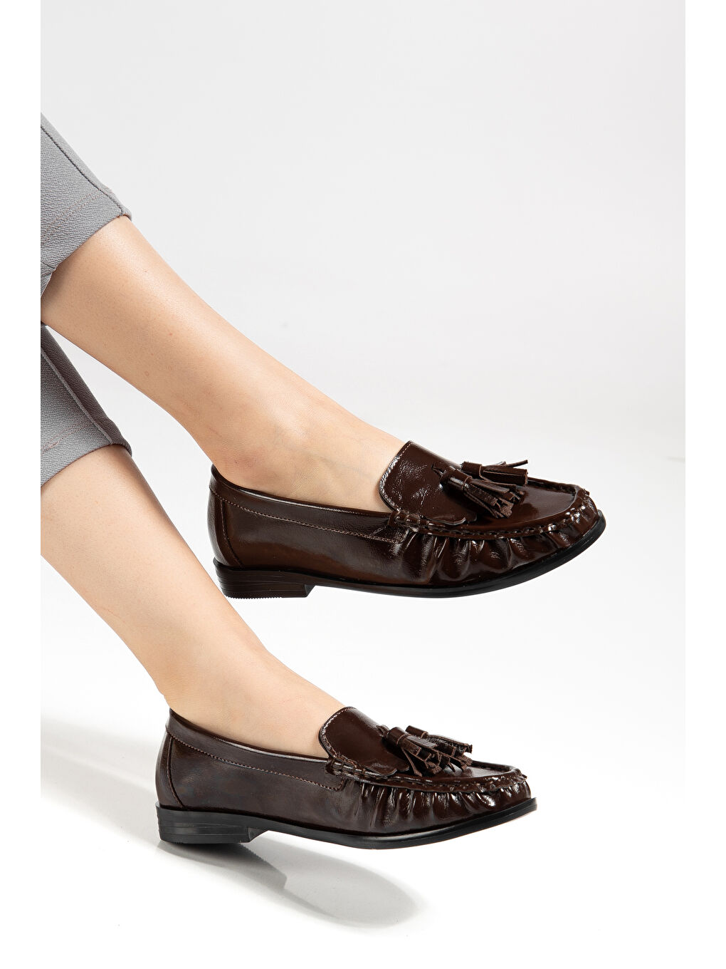 Kahverengi Kadın Kahve Kadın Püskül Detaylı Rahat Kalıp Loafer Ayakkabı-3