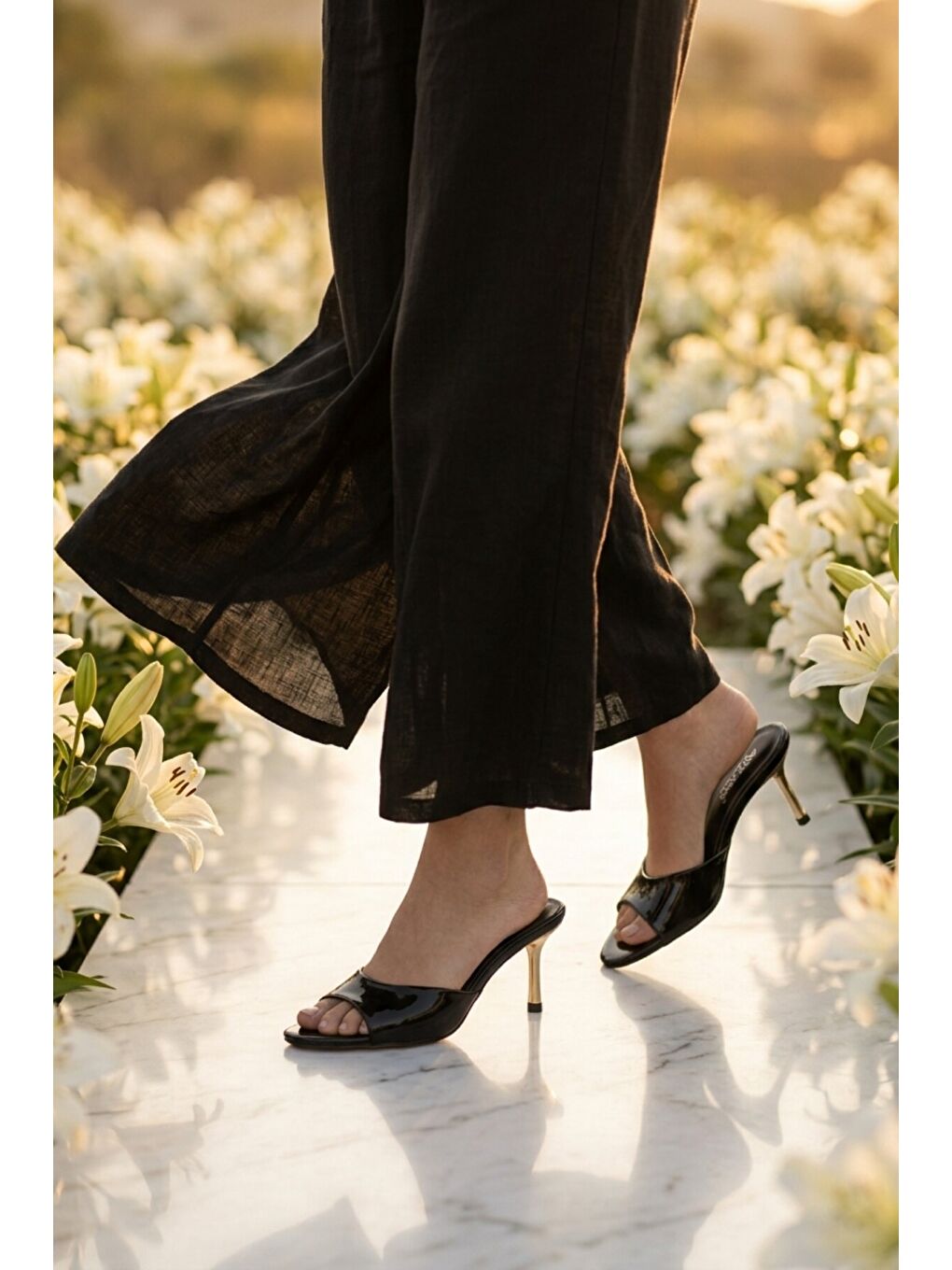 Siyah Rugan Kadın Hafif İnce Topuklu Terlik 336601 Z-2