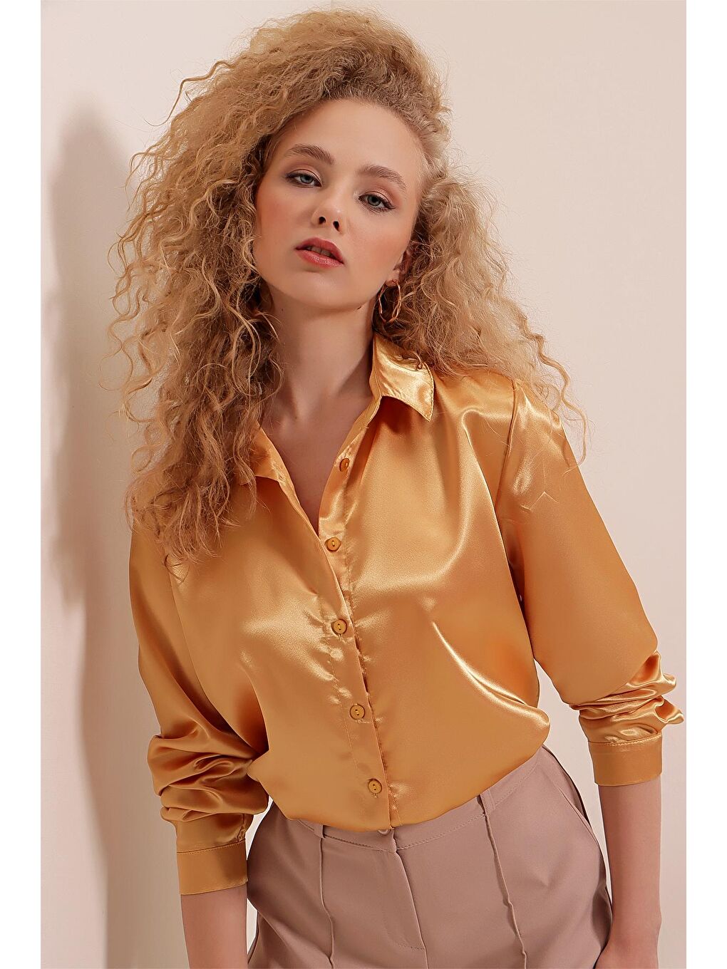 Sarı 3964 Hafif Dökümlü Saten Gömlek - Altın-3