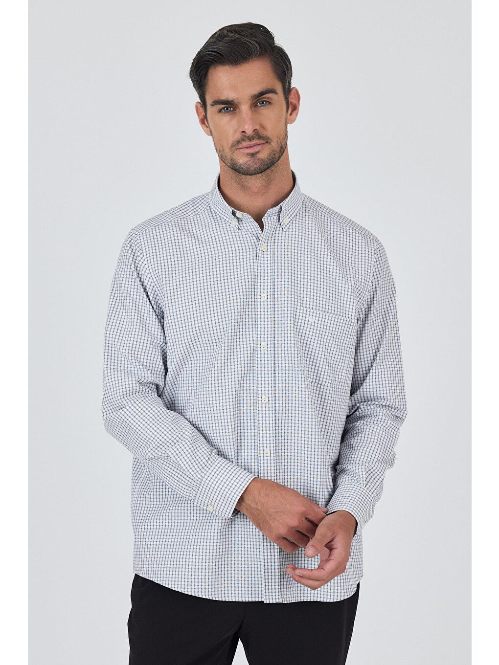 Lacivert Uzun Kol Kareli Desen Bez Ayağı Düğmeli Yaka Cepli Pamuklu Classic Comfort Fit Gömlek 1004250197