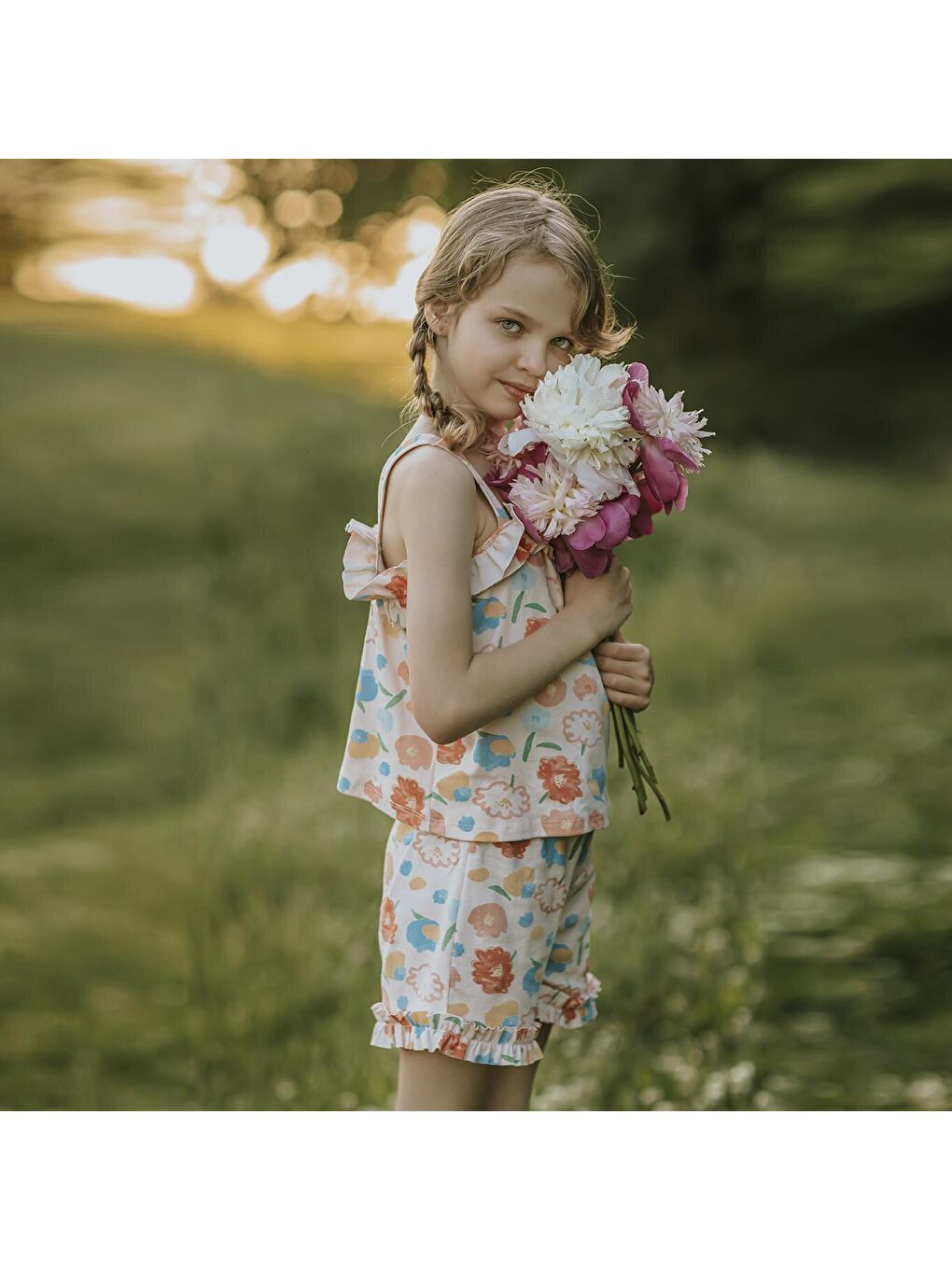 Pembe Çiçek Buketi Fırfırlı Şortlu Set