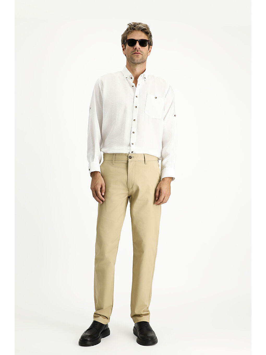 Beyaz Uzun Kol Regular Fit Düğmeli Yaka Spor Gömlek-1