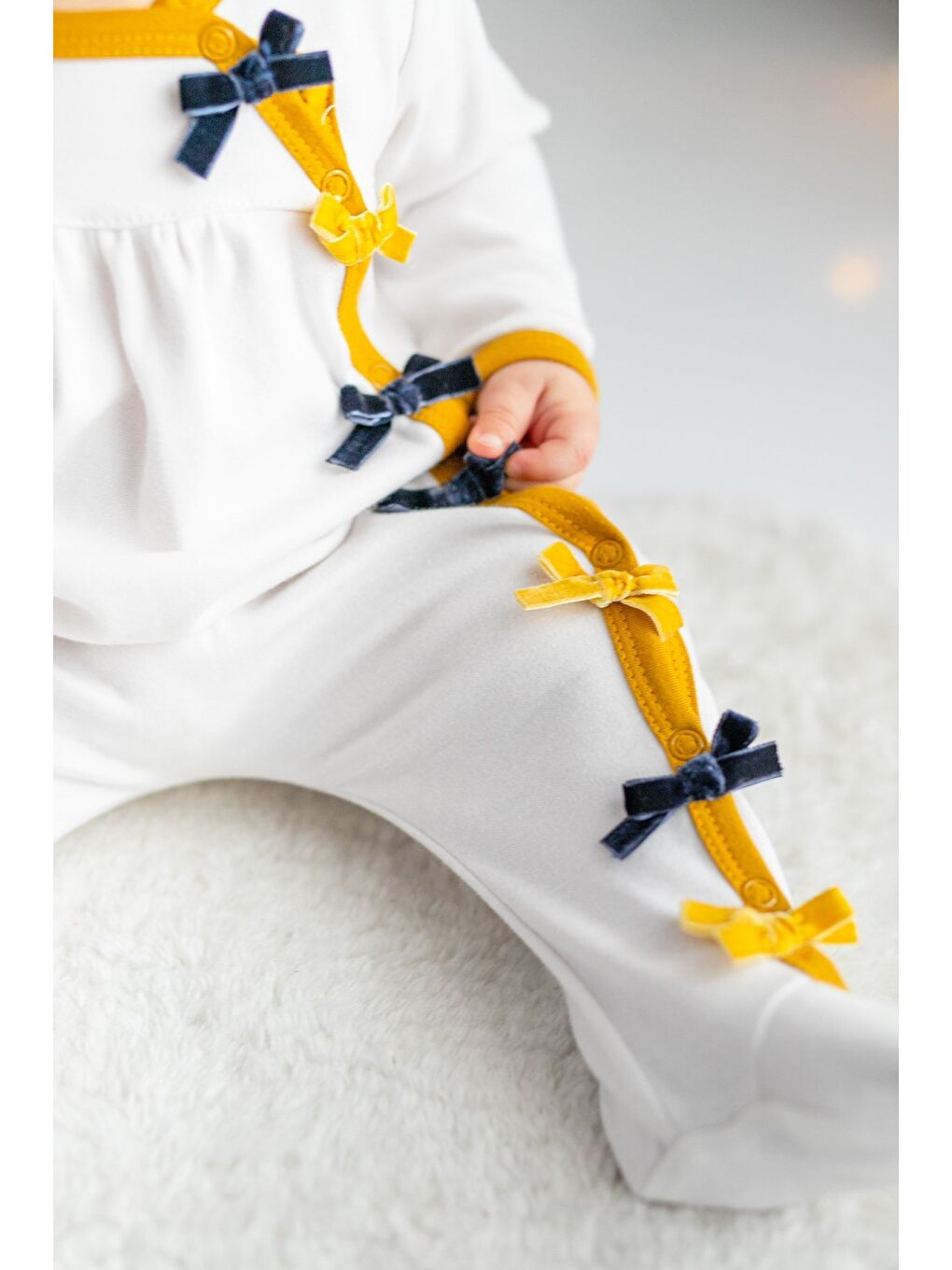 Ekru Kız Bebek Çıtçıtlı Fiyonklu Tulum (6-24Ay)-1