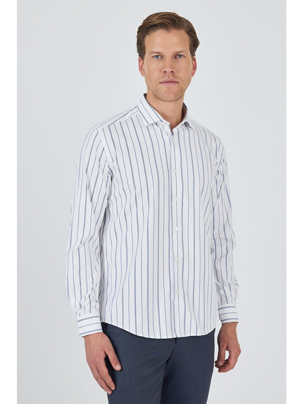 Beyaz Uzun Kol Çizgili Desen Bez Ayağı İtalyan Yaka Cepsiz Esnek Classic Slim Fit Gömlek 1004250203-2