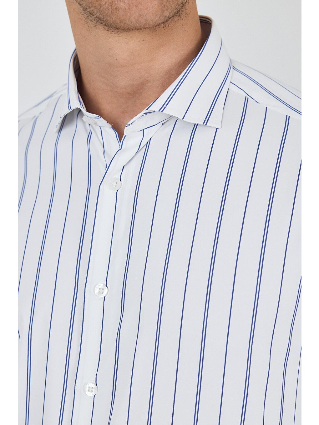 Beyaz Uzun Kol Çizgili Desen Bez Ayağı İtalyan Yaka Cepsiz Esnek Classic Slim Fit Gömlek 1004250203-3