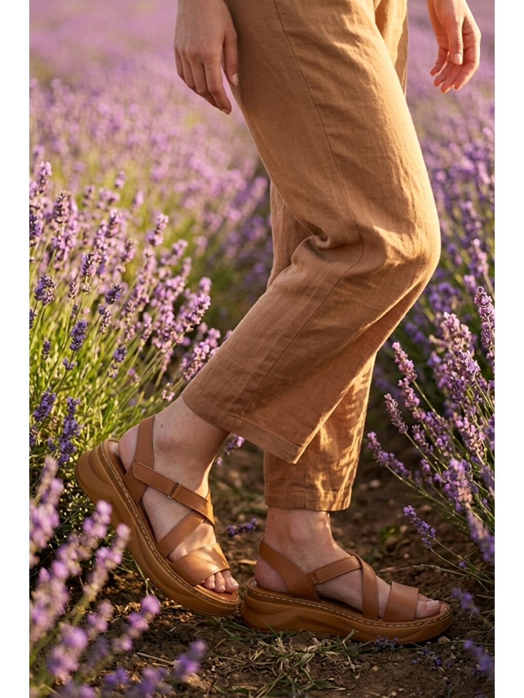 Kahverengi Taba Yumuşak Tabanlı Kadın Topuklu Sandalet 492123 Z-2