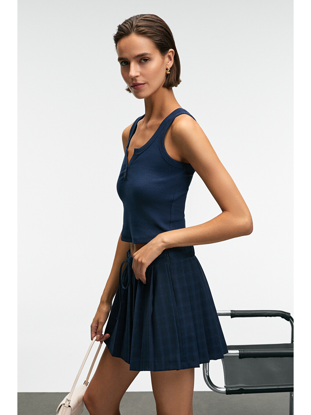Mavsera Kadın Kalın Askılı U Yaka Patlı Düğmeli Crop Slim Lacivert Atlet-2