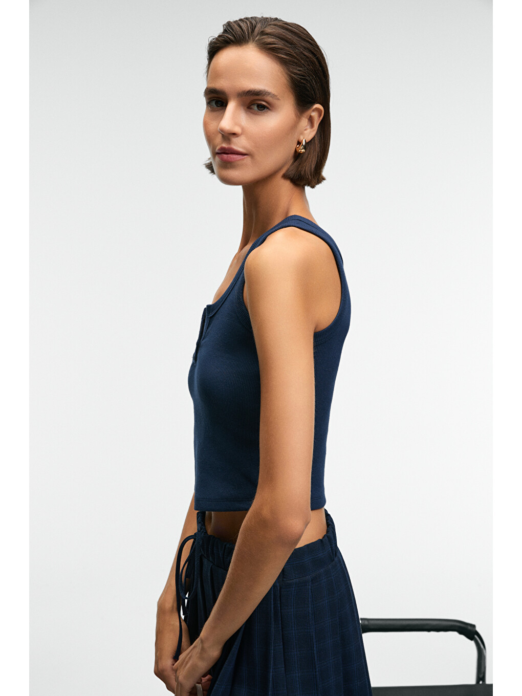 Mavsera Kadın Kalın Askılı U Yaka Patlı Düğmeli Crop Slim Lacivert Atlet-3