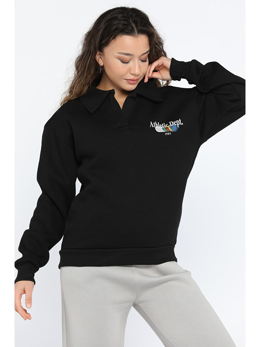 GÜLSELİ Siyah Kadın Polo Yaka Baskılı Şardonlu Sweatshirt - 1