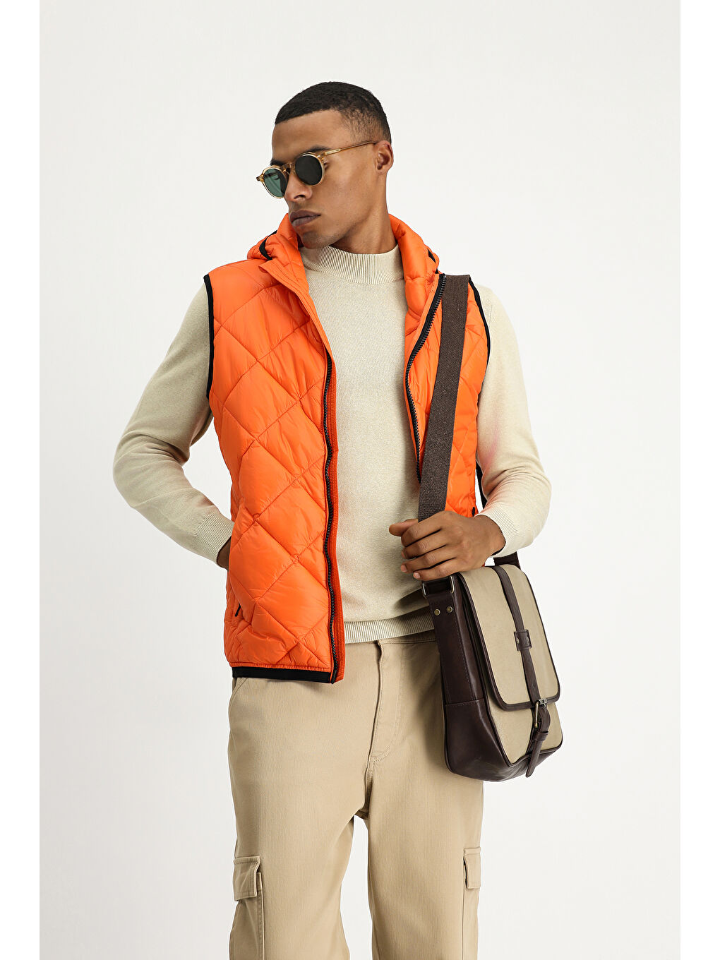 Turuncu Kapüşonlu Kapitone Spor Yelek-1