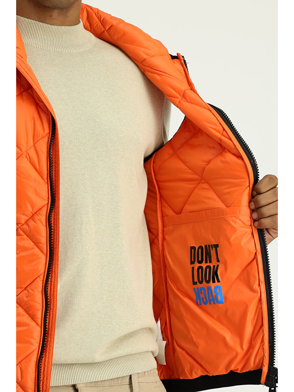 Turuncu Kapüşonlu Kapitone Spor Yelek-4