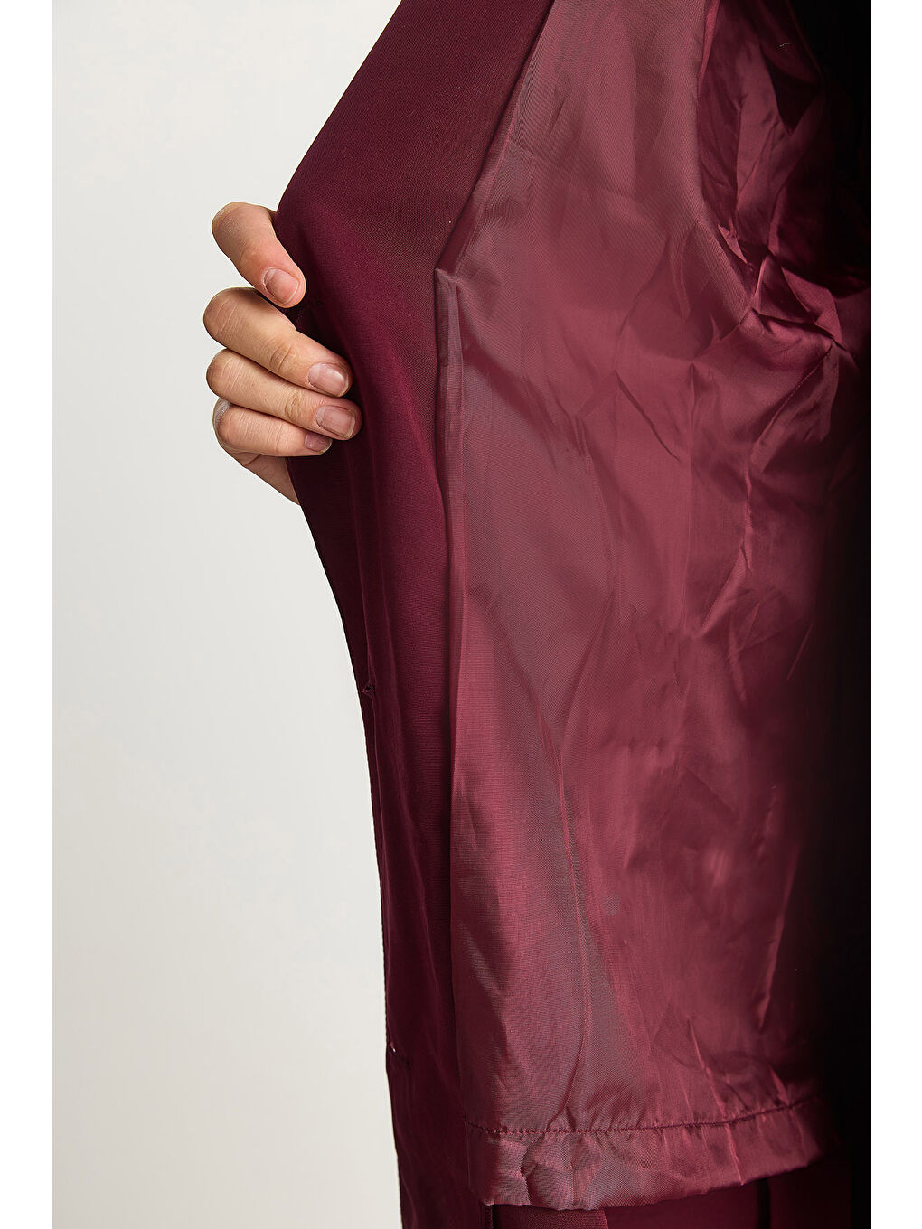 Mor Kadın Kapüşonlu Astarlı Cep Detaylı Orta Boy Mevsimlik Trençkot-6