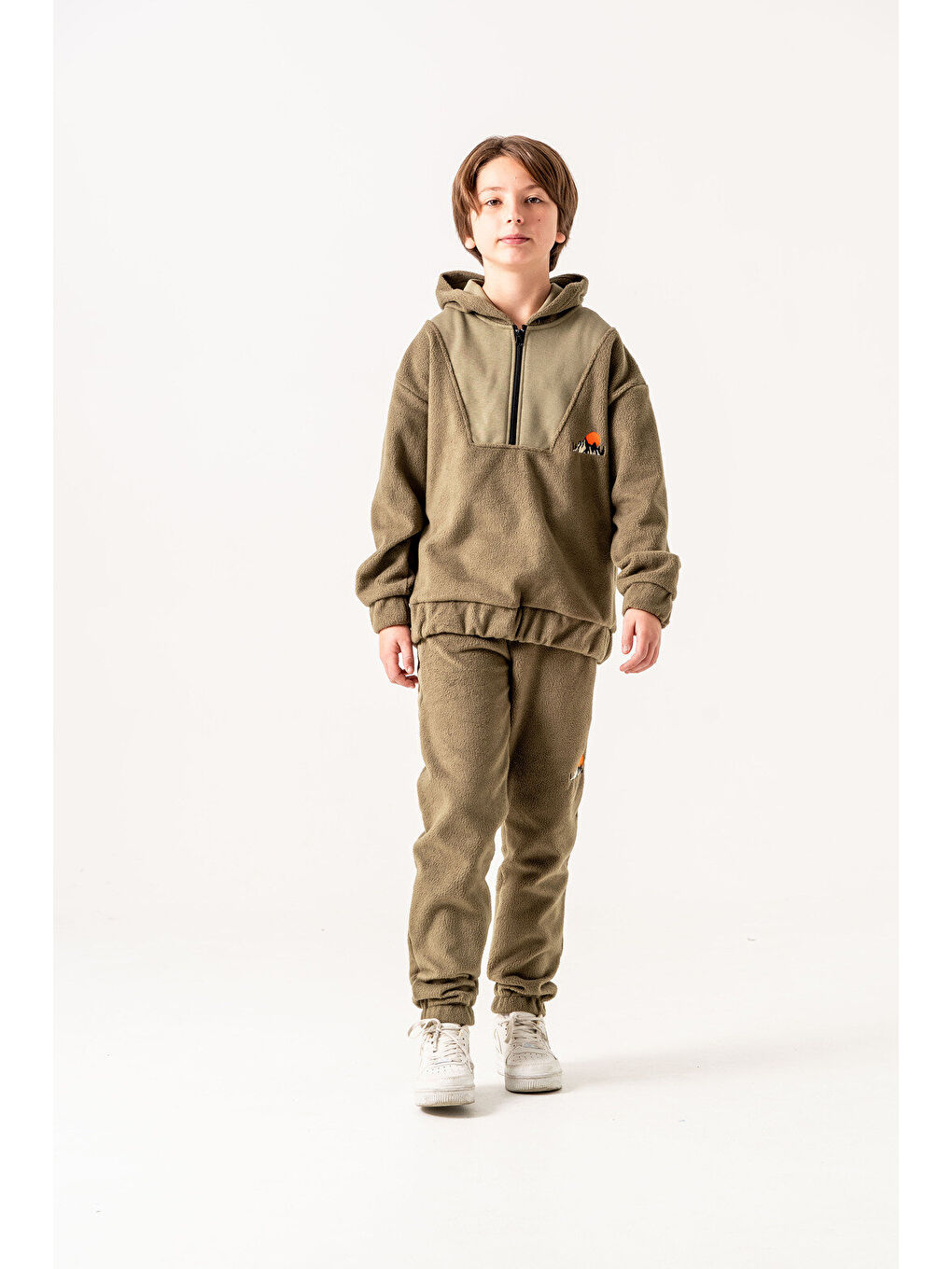 Haki Nakışlı Polar Erkek Çocuk Alt-Üst Eşofman Takımı-4