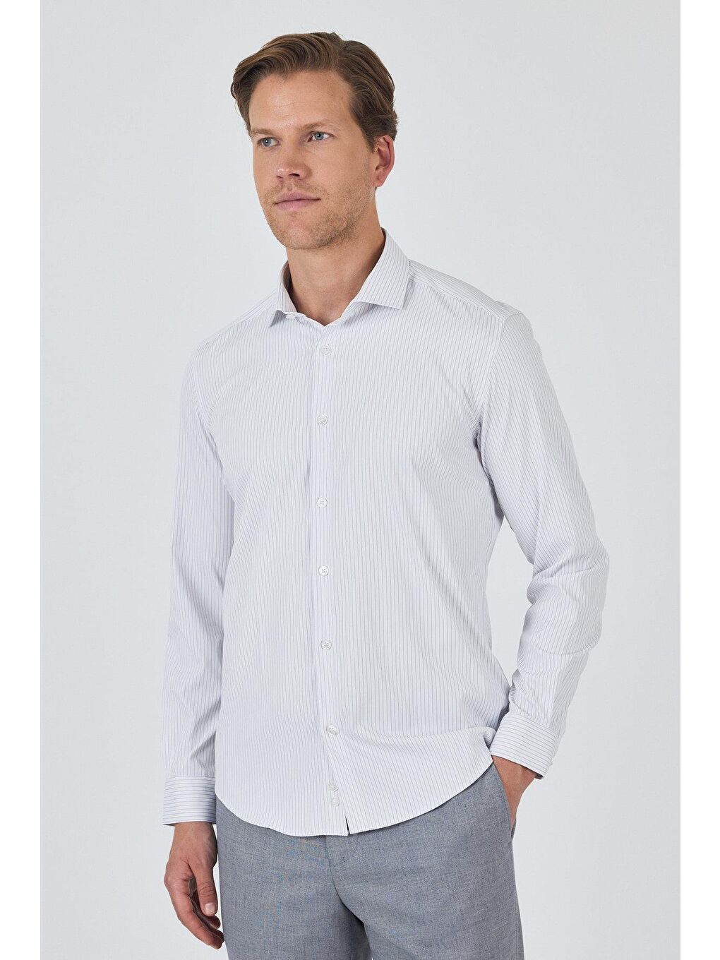 Beyaz Uzun Kol Çizgili Desen Bez Ayağı İtalyan Yaka Cepsiz Esnek Classic Slim Fit Gömlek 1004250202-1