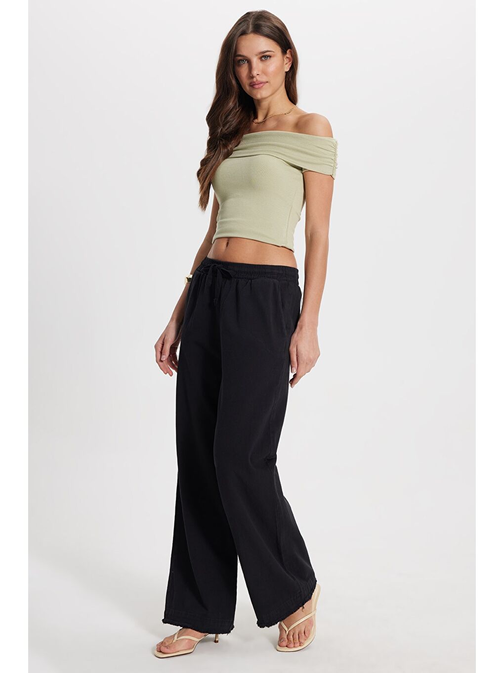 Kadın Relax Fit Rahat Kesim %100 Pamuk Beli Bağcıklı Lastikli Çift Cepli Siyah Pantolon-2