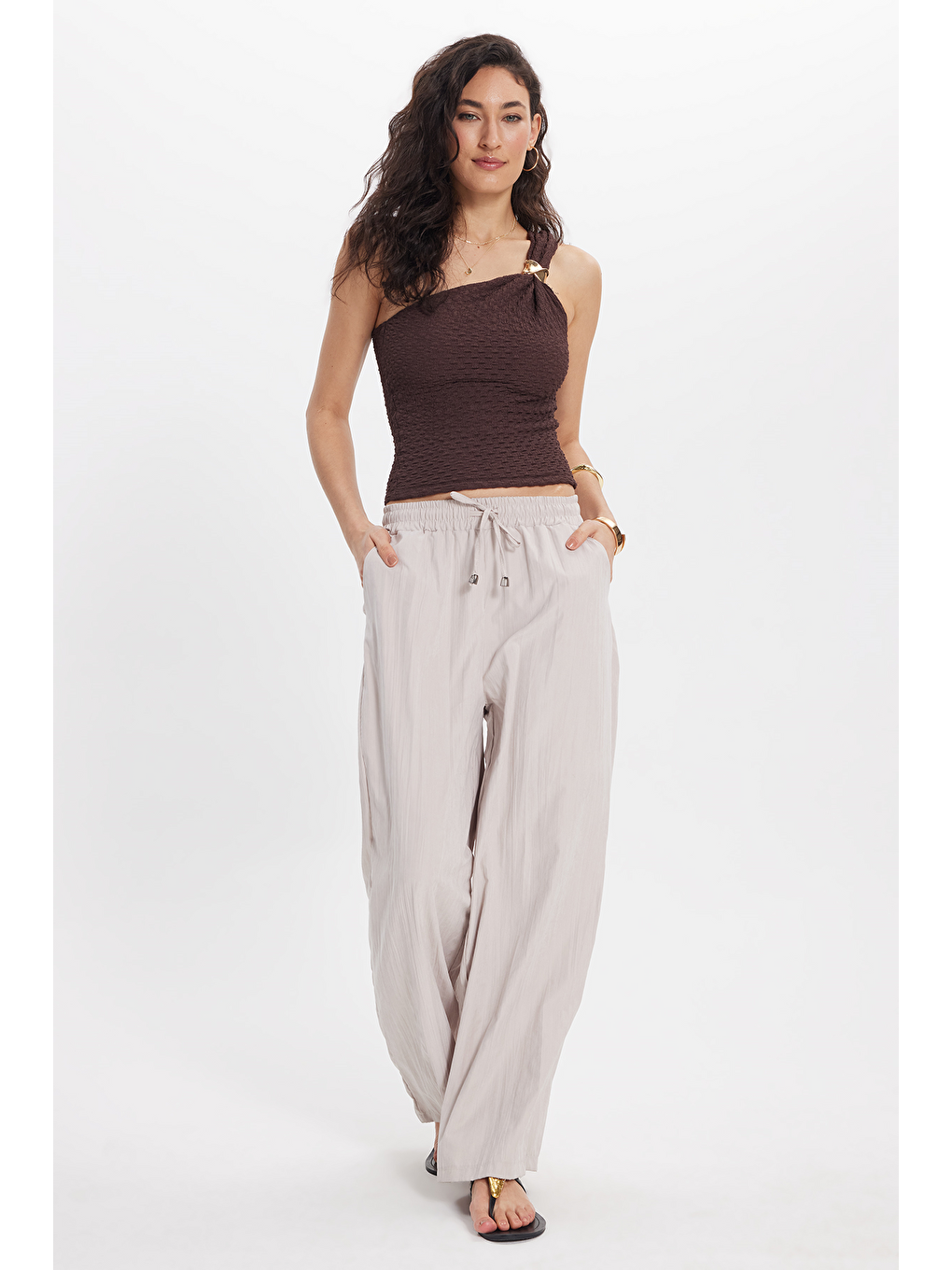 Kadın Relax Fit Rahat Kesim Beli Bağcıklı Lastikli Yumuşak Dokulu Çift Cepli Bej Pantolon-2
