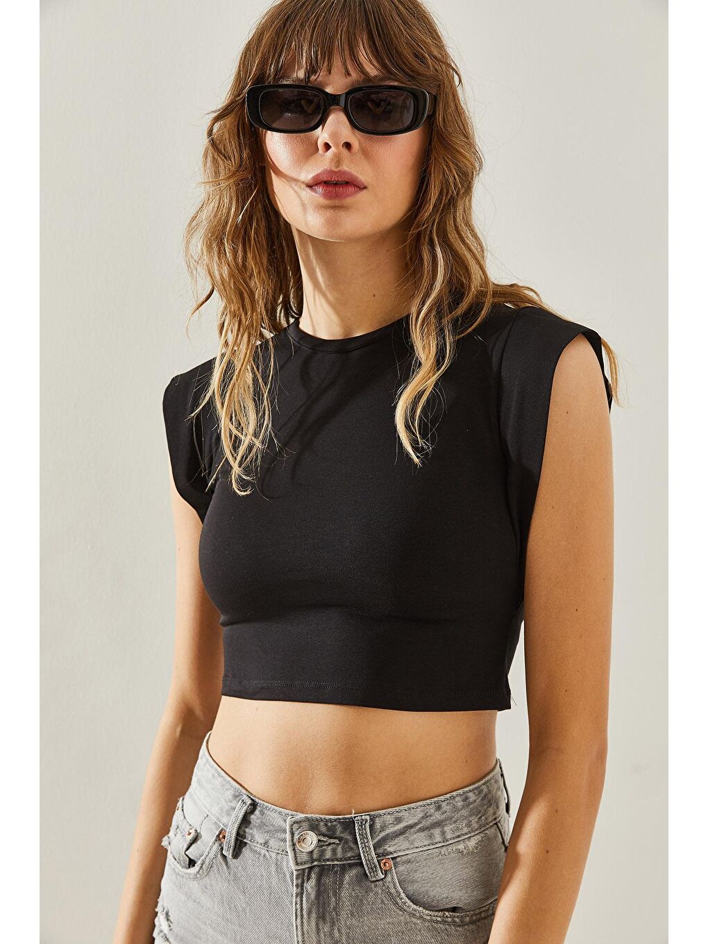 SHADE Siyah Kadın Omuz Detaylı Basic  crop  T-Shirt - 1