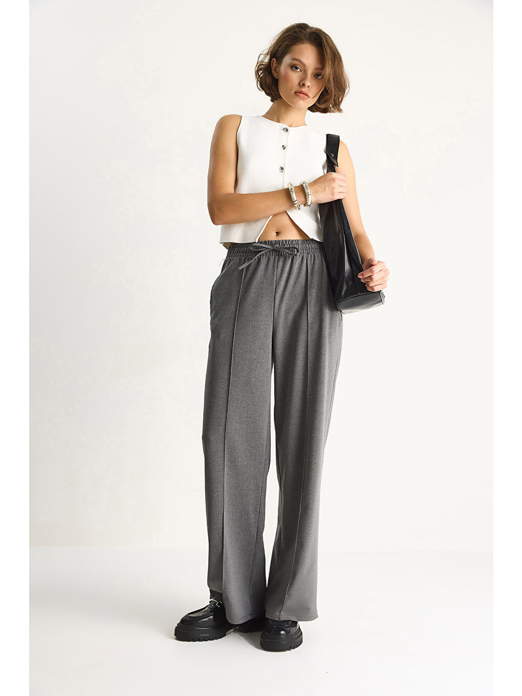 Antrasit Kadın Beli Lastikli Cep Detaylı Nervürlü Plazzo Kumaş Pantolon-2