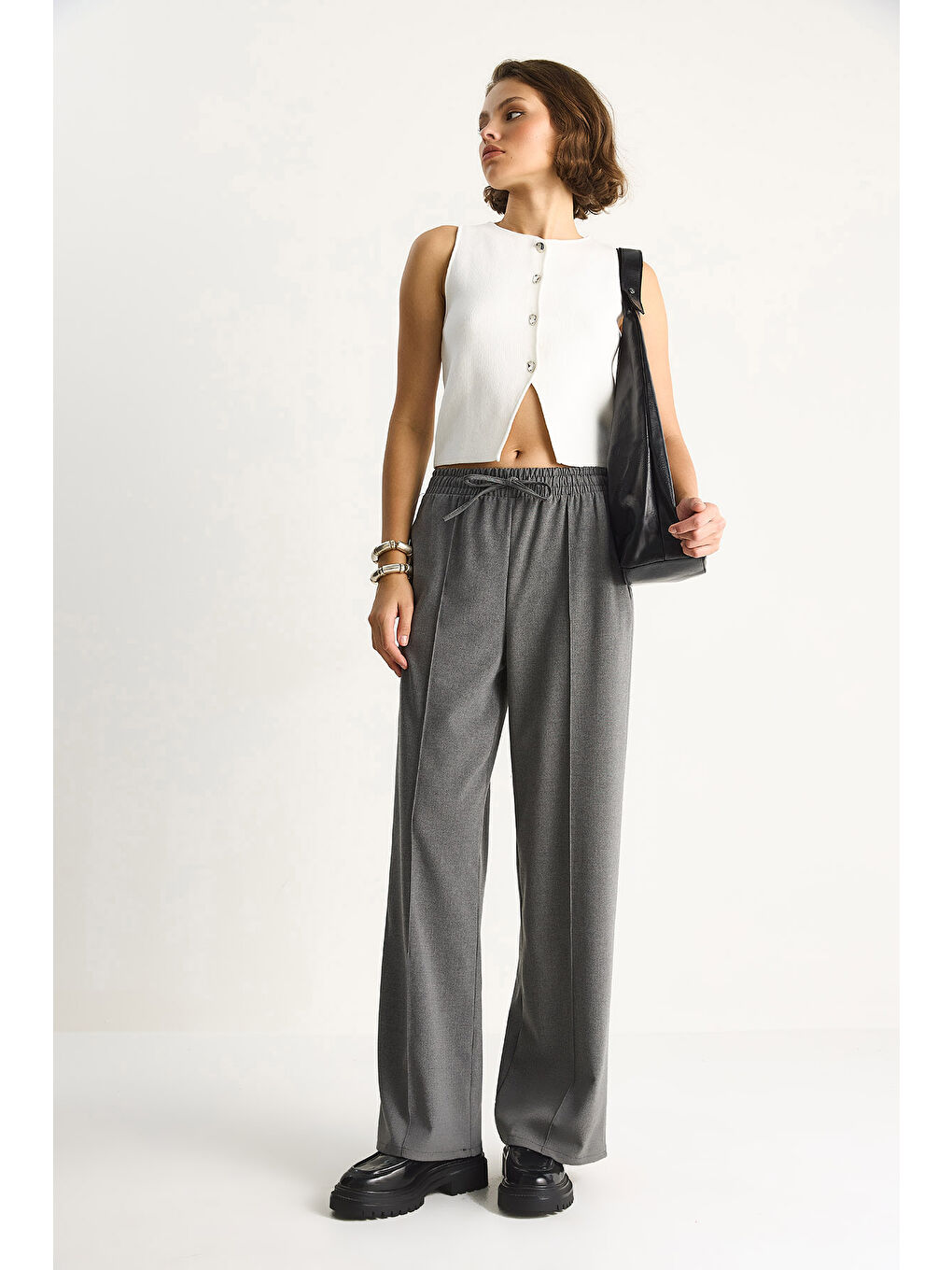 Antrasit Kadın Beli Lastikli Cep Detaylı Nervürlü Plazzo Kumaş Pantolon-3