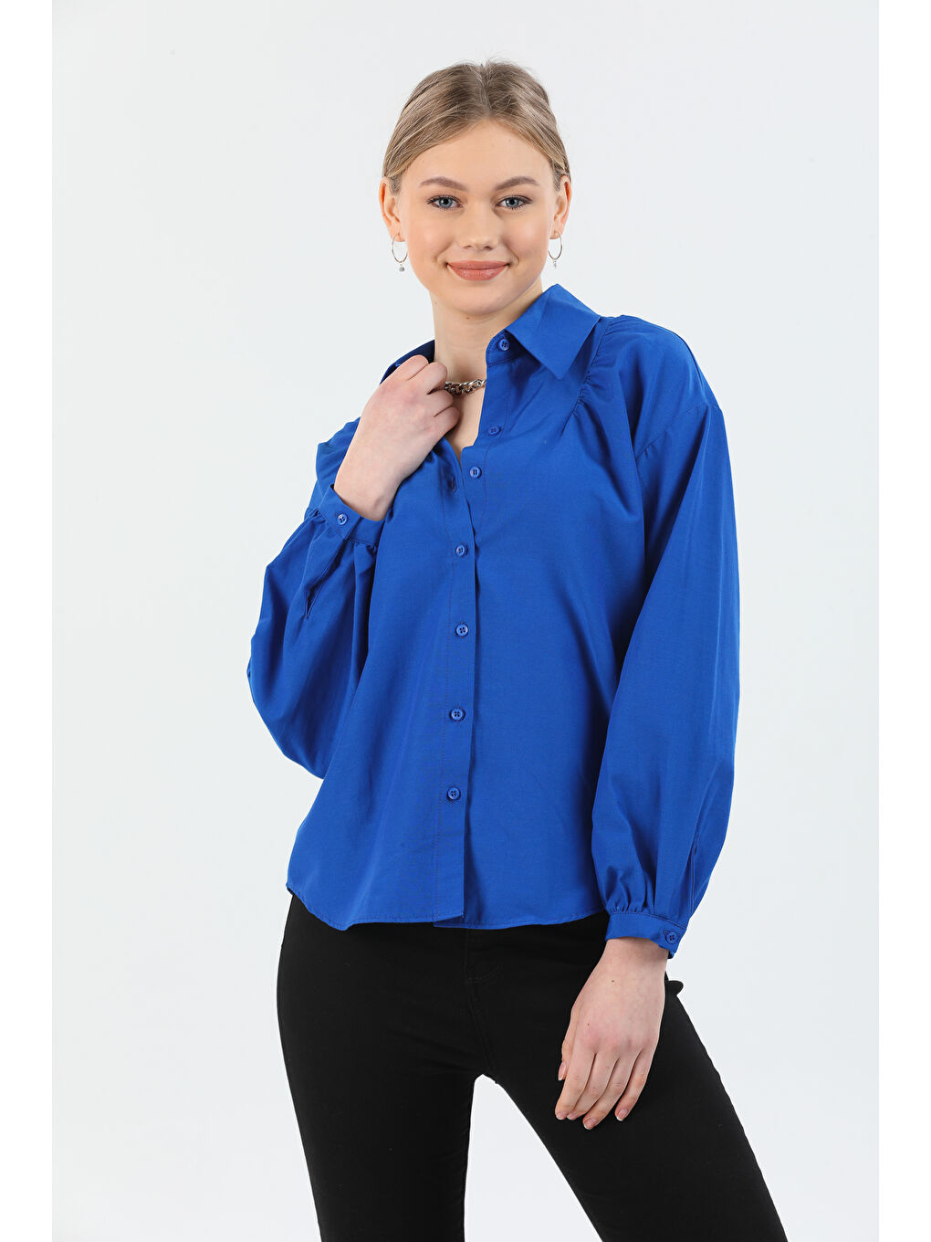 Lacivert Omuz Büzgü Detaylı Balon Kol Gömlek-1