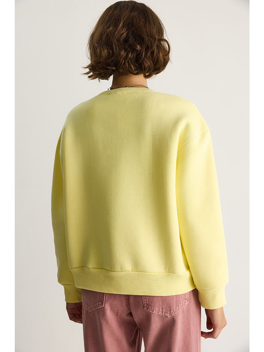 Gri Kadın Bisiklet Yaka Kalp Nakışlı Şardonlu Üç İplik Sweatshirt-6