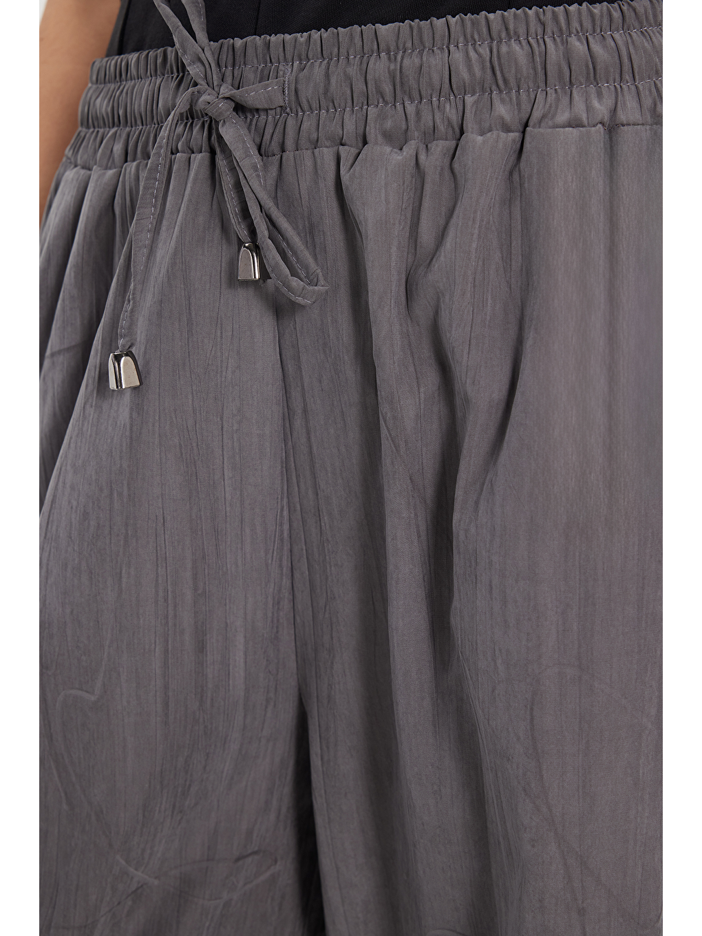 Kadın Relax Fit Rahat Kesim Beli Bağcıklı Lastikli Yumuşak Dokulu Çift Cepli Gri Pantolon-5