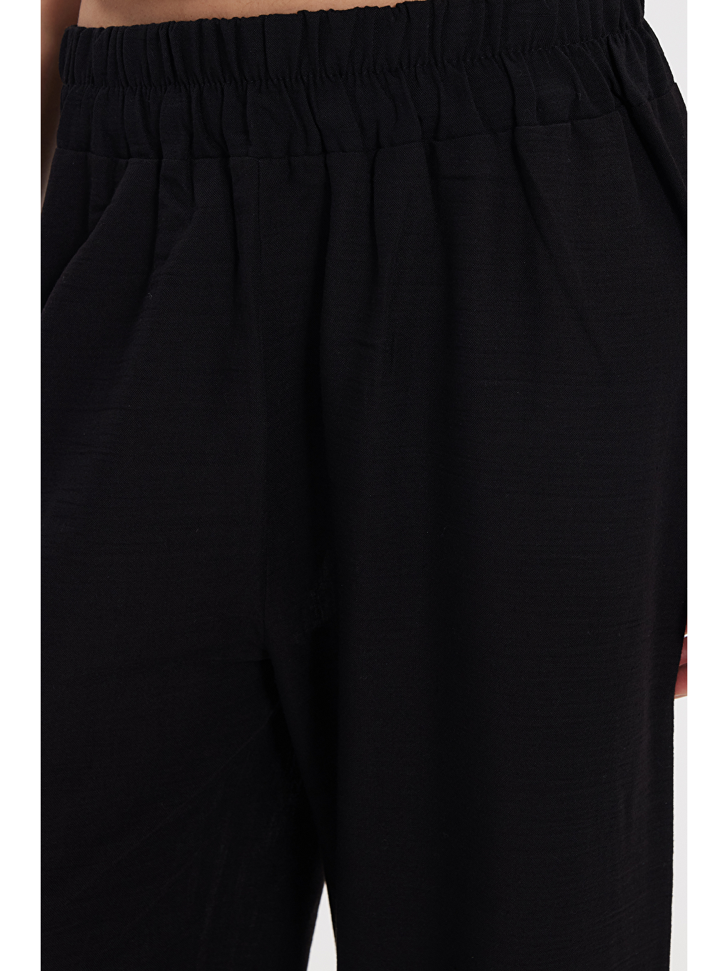 Kadın Relax Fit Rahat Kesim Beli Lastikli Siyah Pantolon-2