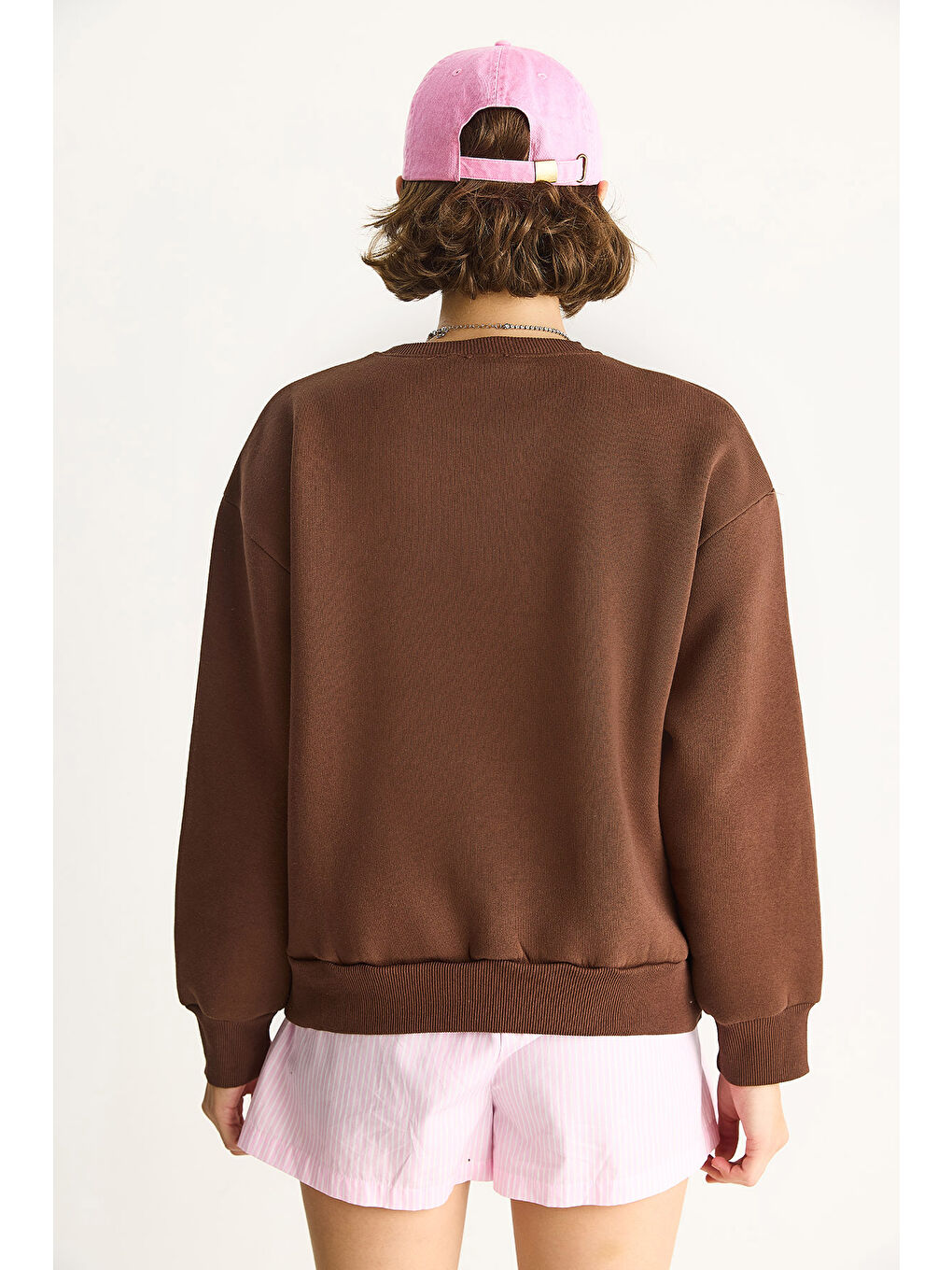 Kahverengi Kadın Bisiklet Yaka Kalp Nakışlı Şardonlu Üç İplik Sweatshirt-7