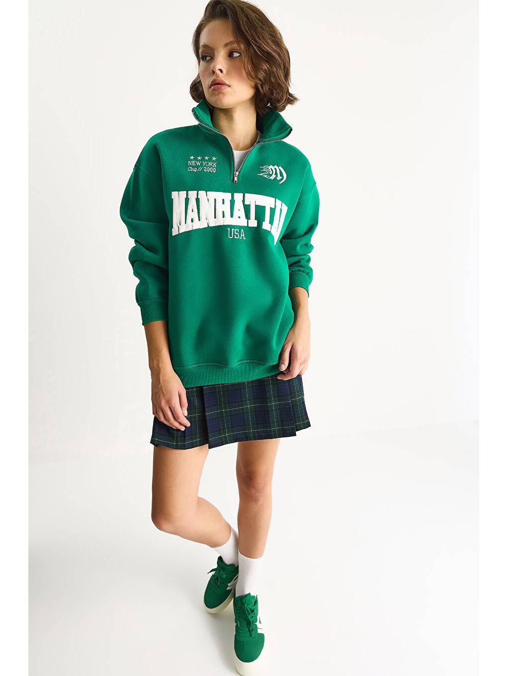 Yeşil Kadın Nakışlı Yarım Fermuarlı Polo Yaka Şardonlu Oversize Sweatshirt