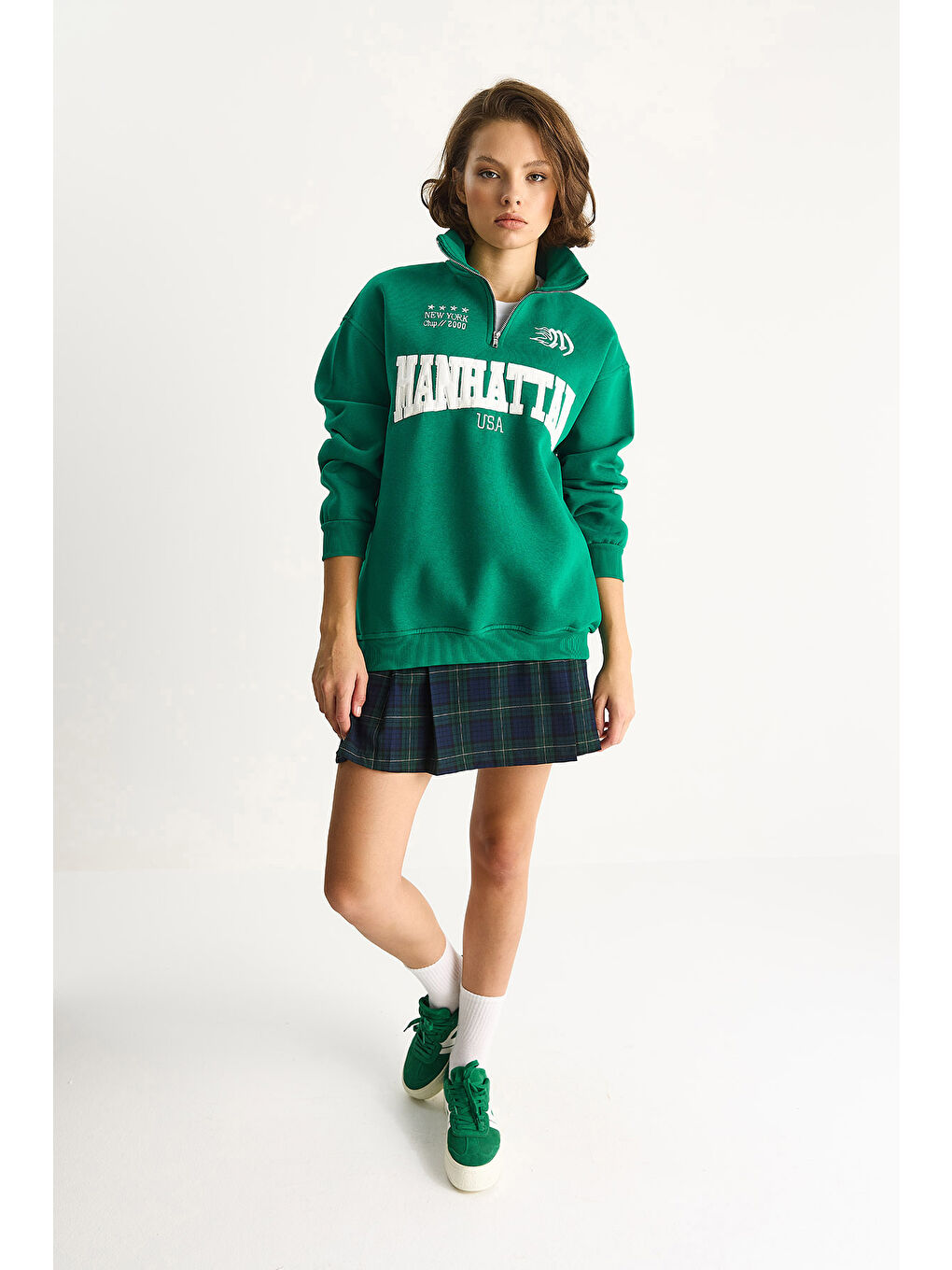 Yeşil Kadın Nakışlı Yarım Fermuarlı Polo Yaka Şardonlu Oversize Sweatshirt-1