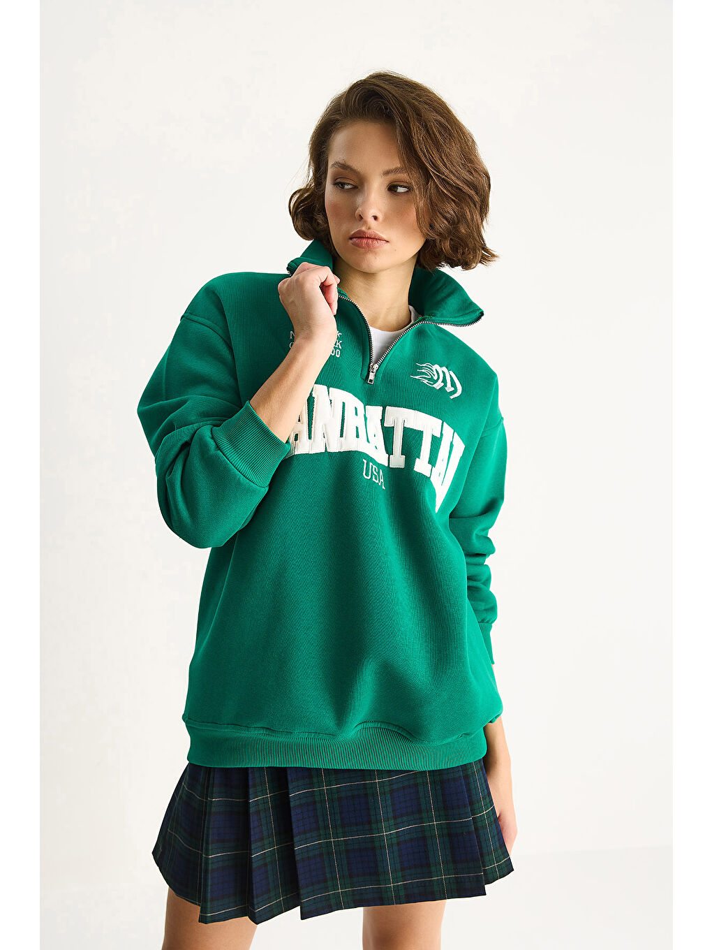 Yeşil Kadın Nakışlı Yarım Fermuarlı Polo Yaka Şardonlu Oversize Sweatshirt-2