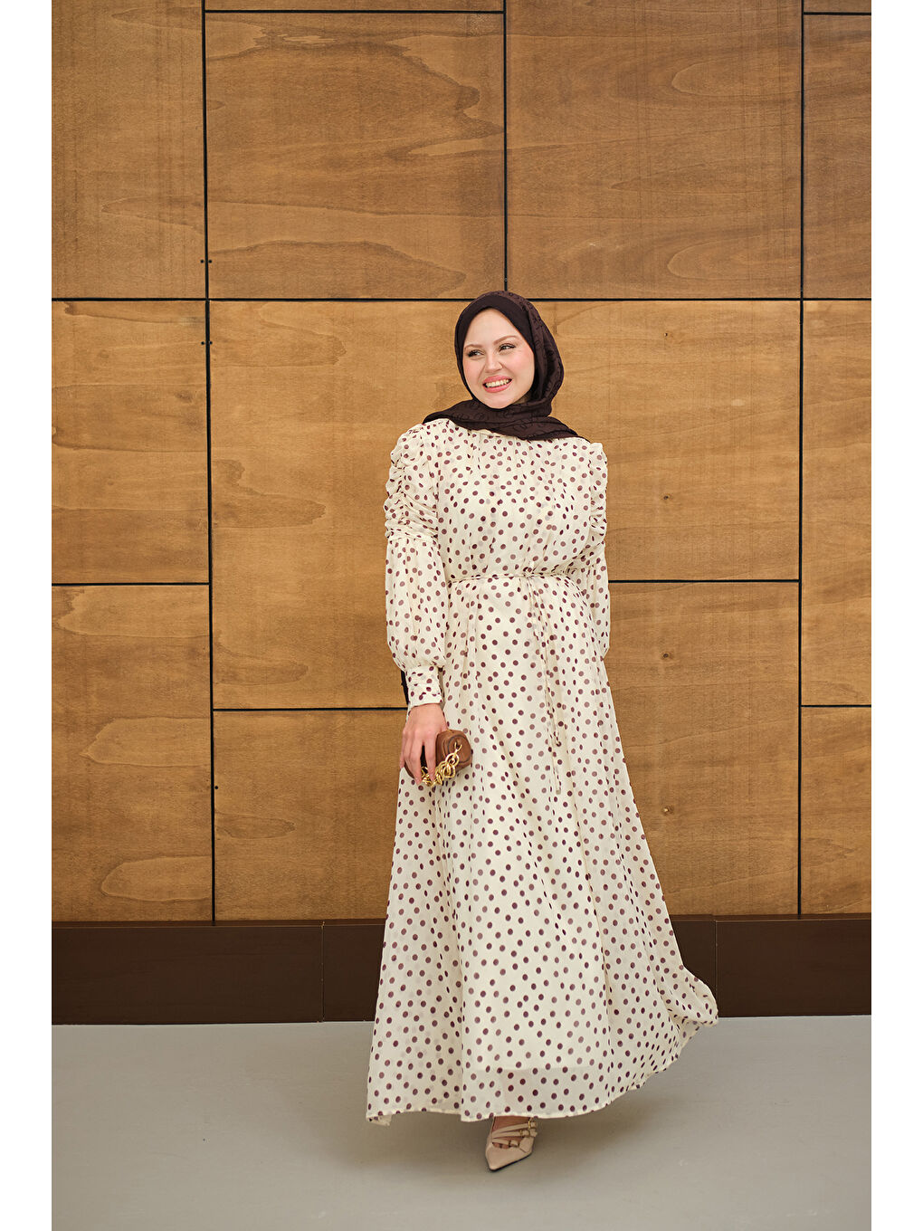 Ekru Kadın Kolları Büzgülü Bel Bağlamalı Puantiyeli Elbise Krem-1