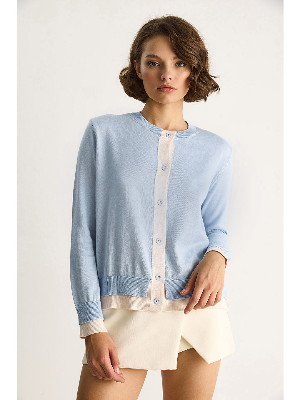 Mavi Kadın Kontrast Renkli Bisiklet Yaka Önü Düğme Kapamalı Hırka TH-1