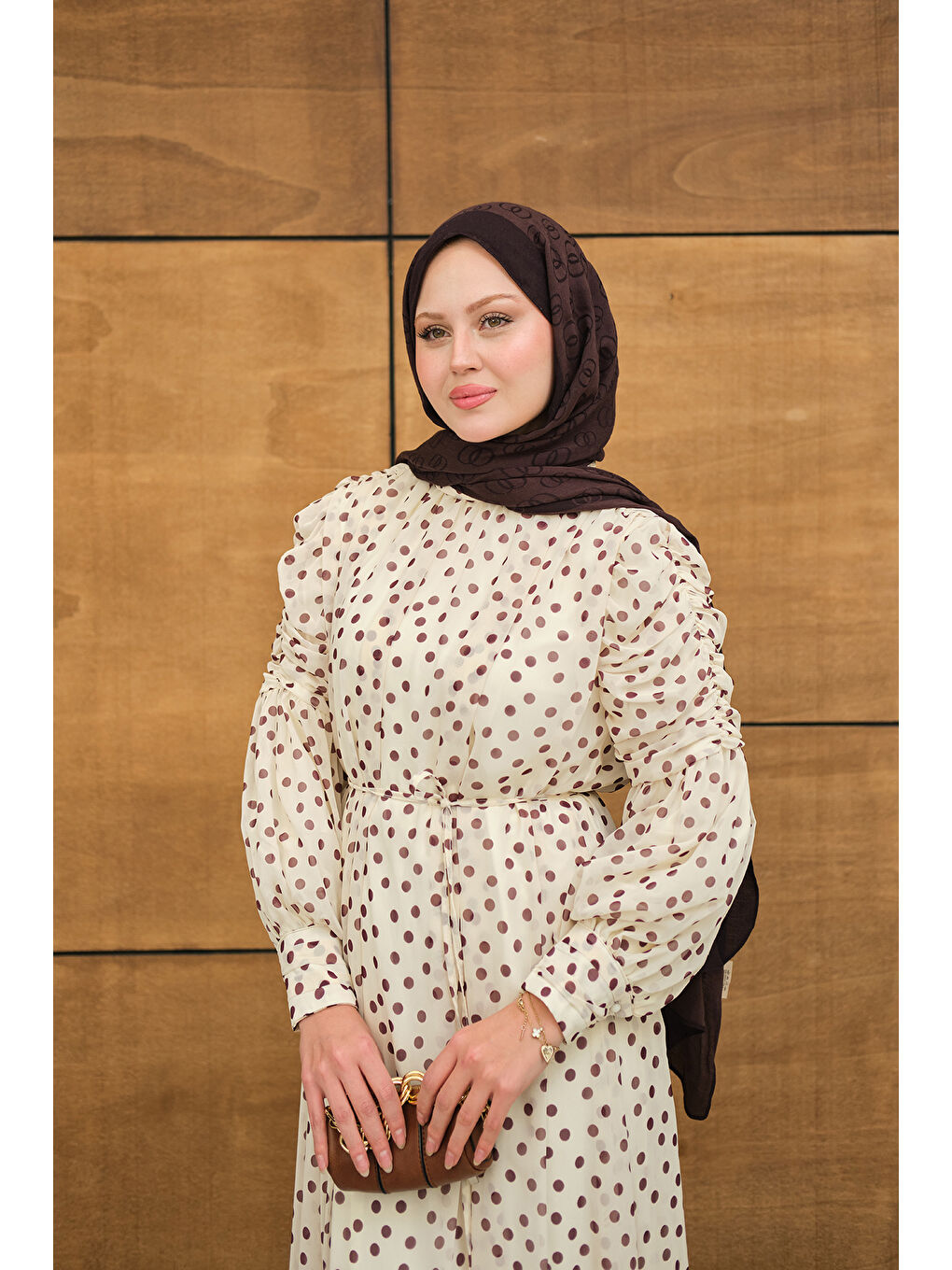 Ekru Kadın Kolları Büzgülü Bel Bağlamalı Puantiyeli Elbise Krem-2